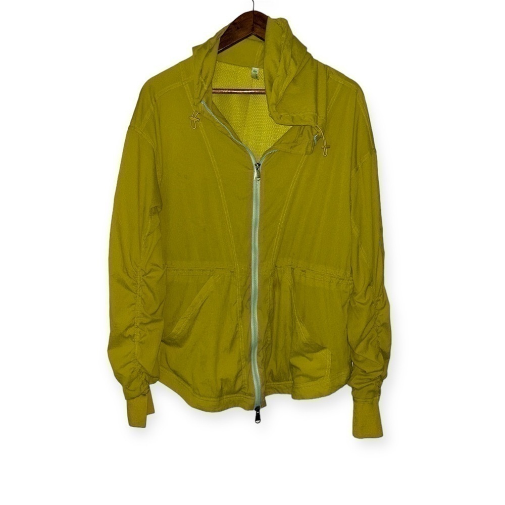 Free people Movement NWOT run wild jacket SIZE MEDIUM - Picture 2 of 10